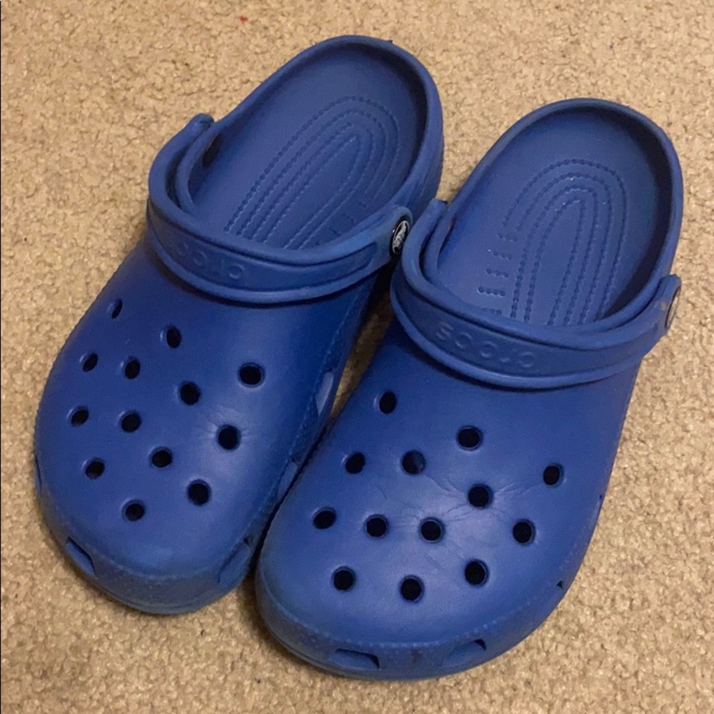 Royal blue crocs